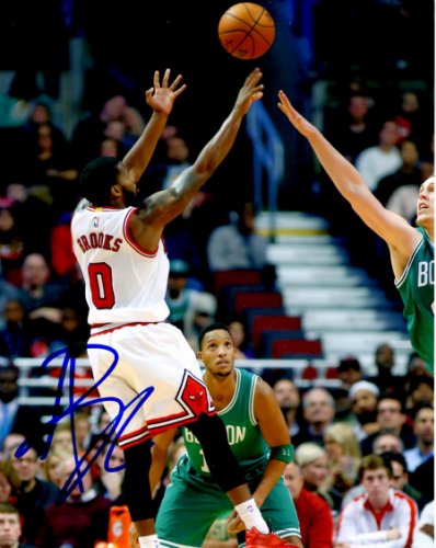 Aaron Brooks Autographed Signed 8X10 Chicago Bulls Photo - Autographs