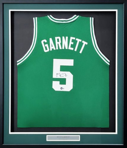 Boston Celtics Kevin Garnett Autographed Signed Framed Green Jersey Beckett Beckett Qr #208170 