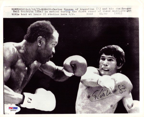 Carlos Monzon Autographed 8X10 Photo PSA/DNA