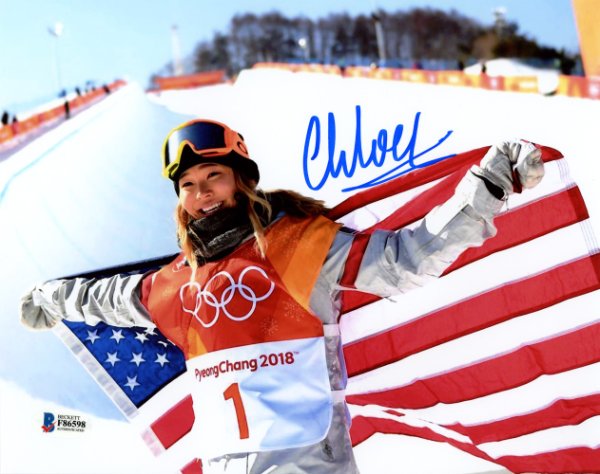 Chloe Kim Autographed Signed 8X10 Photo Team Usa Women's Snowboarding 2018 Winter Olympics Beckett Beckett 