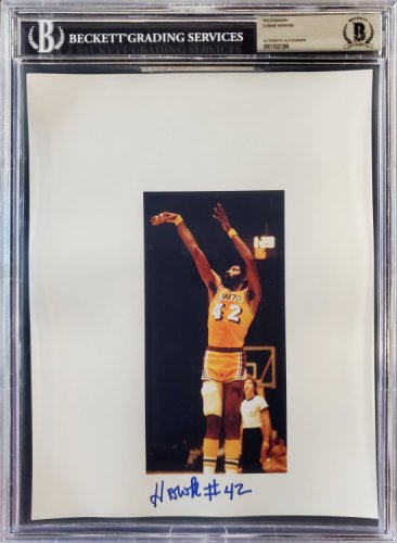 Connie Hawkins Autographed Signed 8.5X11 Photo Sheet Los Angeles Lakers Beckett Beckett 