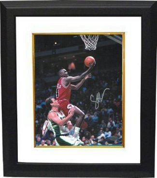 Craig Hodges Autographed Signed Chicago Bulls 8x10 Photo Custom Framing vs Milwaukee Bucks (3X 3 Point Shooting Contest Winner) 