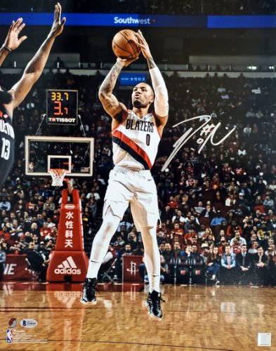 Damian Lillard Autographed Signed 16X20 Photo Portland Trail Blazers Beckett Beckett 