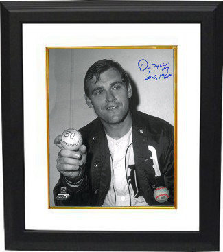 Denny McLain Autographed Signed Detroit Tigers 8x10 Vintage B&W Photo Custom Framing w/ 31-6, 1968 Inscriptions 