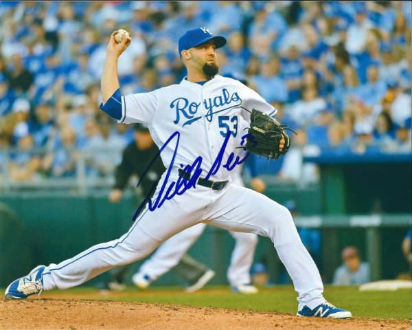 Dillon Gee Autographed Signed 8X10 Kansas City Royals Photo - Autographs
