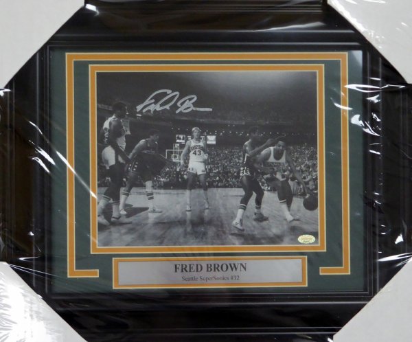 Downtown Fred Brown Autographed Signed Framed 8X10 Photo Seattle Sonics Mcs Holo #123676 