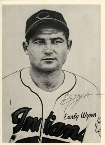 Early Wynn Autographed 6.5X9 Photo Picture Pack Cleveland Indians Beckett Beckett