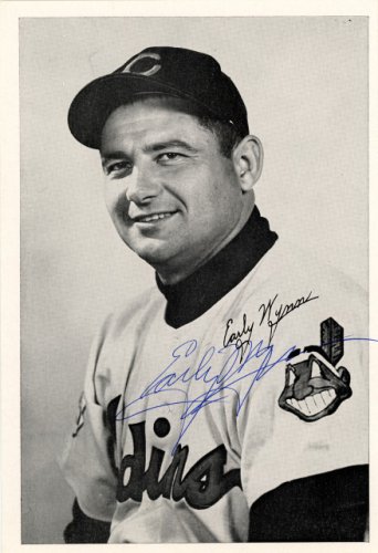 Early Wynn Autographed 6X8.5 Photo Picture Pack Cleveland Indians Beckett Beckett