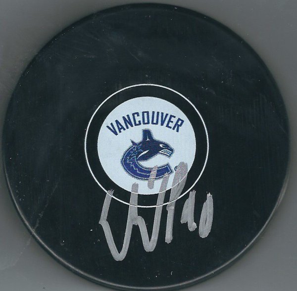 Elias Pettersson Autographed Signed Vancouver Canucks Hockey Puck - Autographs