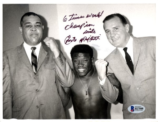 Emile Griffith Autographed 7X9 Photo "6X World Champion" Beckett Beckett
