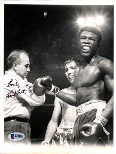 Emile Griffith Autographed 7X9 Photo Beckett Beckett