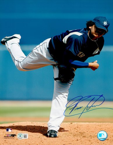 Felix Hernandez Autographed 11X14 Photo Seattle Mariners Beckett Beckett Qr #232619