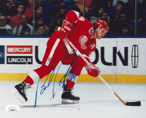 Gordie Howe Autographed Signed 8X10 Detroit Red Wings Photo Beckett Hologram - Autographs 