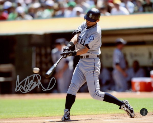 Ichiro Suzuki Autographed 8X10 Photo Seattle Mariners Is Holo #76022