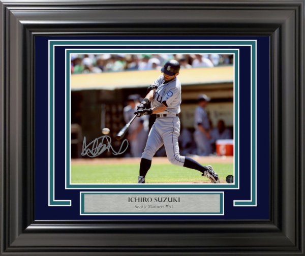 Ichiro Suzuki Autographed Signed Framed 8X10 Photo Seattle Mariners Is Holo #209389 