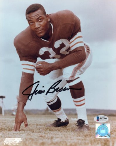 Jim Brown Autographed Cleveland Browns 8X10 Photo Beckett Authenticated #9