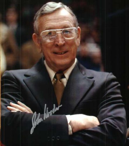 John Wooden Autographed Signed 8X10 UCLA Bruins Photo - Autographs 