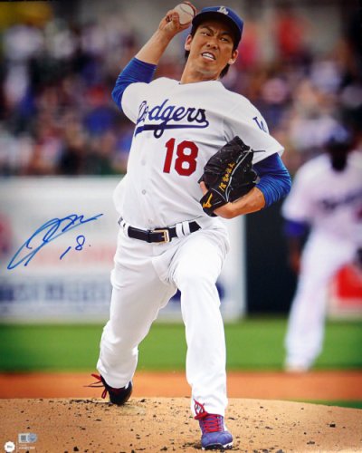 Kenta Maeda Autographed 16X20 Photo Los Angeles Dodgers MLB Holo #104877