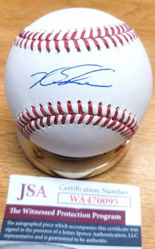 Kyle Schwarber Autographed Memorabilia | Signed Photo