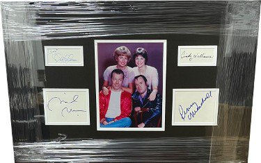 Laverne & Shirley Autographed Signed 4 sigs Custom Framing- Penny Marshall/Cindy Williams/Michael McKean/David Lander- Beckett Review 17x26 