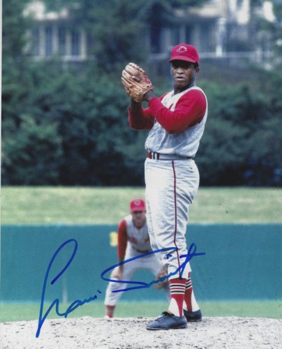 Luis Tiant Autographed Signed 8X10 Cleveland Indians Photo - Autographs