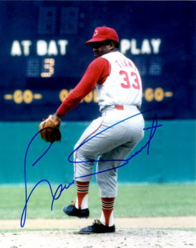 Luis Tiant Autographed Signed 8X10 Photo Cleveland Indians - Autographs