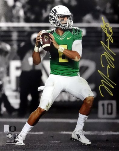 Marcus Mariota Autographed 16X20 Photo Oregon Ducks Mm Holo #89224