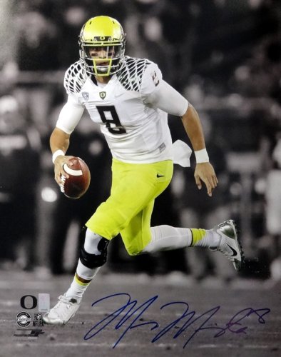Marcus Mariota Autographed Signed 16X20 Photo Oregon Ducks Mm Holo #89221 