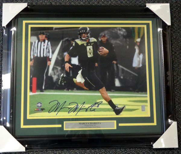 Marcus Mariota Autographed Signed Framed 16X20 Photo Oregon Ducks Mm Holo #89816 