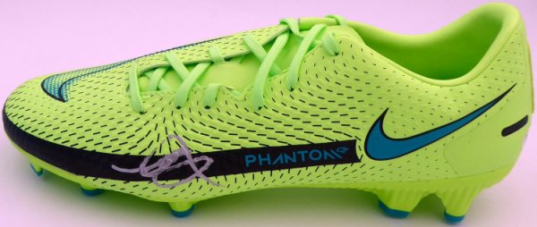 Mason Mount Autographed Signed Green Nike Phantom Cleat Shoe Chelsea F.C. Size 10.5 Beckett Beckett 