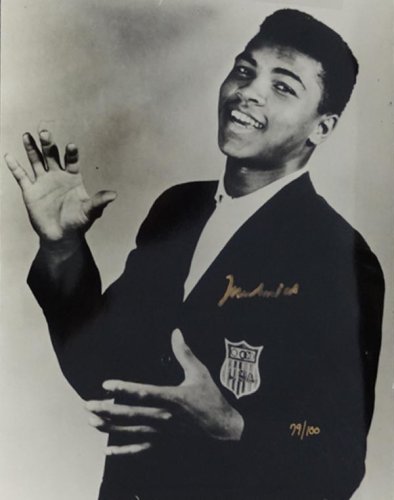 Muhammad Ali Autographed 11X14 Photo PSA/DNA