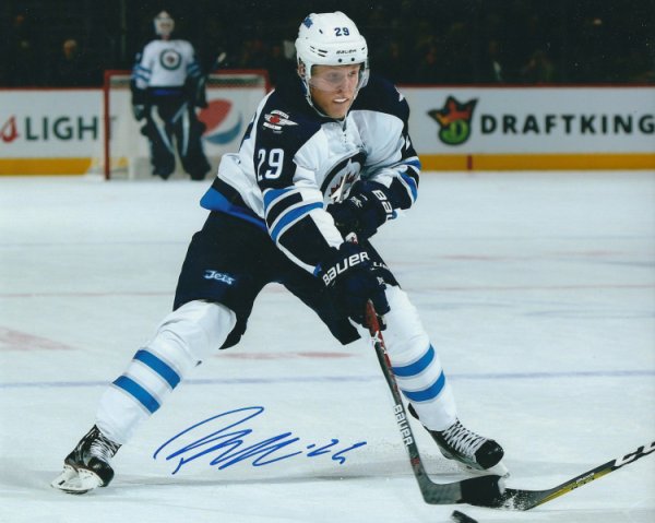 Patrik Laine Autographed Signed 8X10 Winnipeg Jets Photo - Autographs