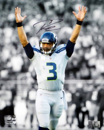 Russell Wilson Autographed Signed 16X20 Photo Seattle Seahawks Rw Holo #106942 