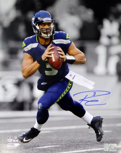 Russell Wilson Autographed Signed 16X20 Photo Seattle Seahawks Rw Holo #113665 