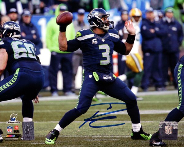 Russell Wilson Autographed Signed 8X10 Photo Seattle Seahawks Rw Holo #94275 