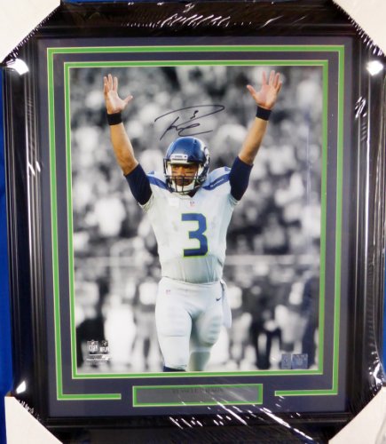 Russell Wilson Autographed Signed Framed 16X20 Photo Seattle Seahawks Rw Holo #126673 