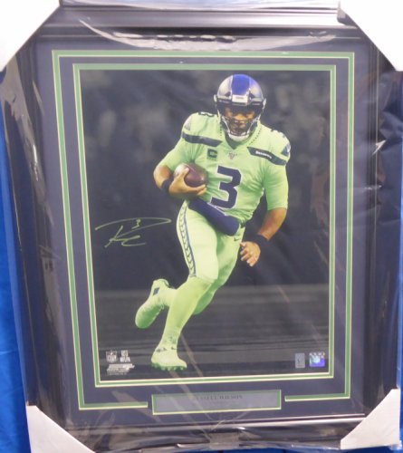 Russell Wilson Autographed Signed Framed 16X20 Photo Seattle Seahawks Rw Holo #160826 