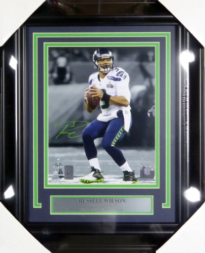 Russell Wilson Autographed Signed Framed 8X10 Photo Seattle Seahawks Super Bowl Rw Holo #126528 