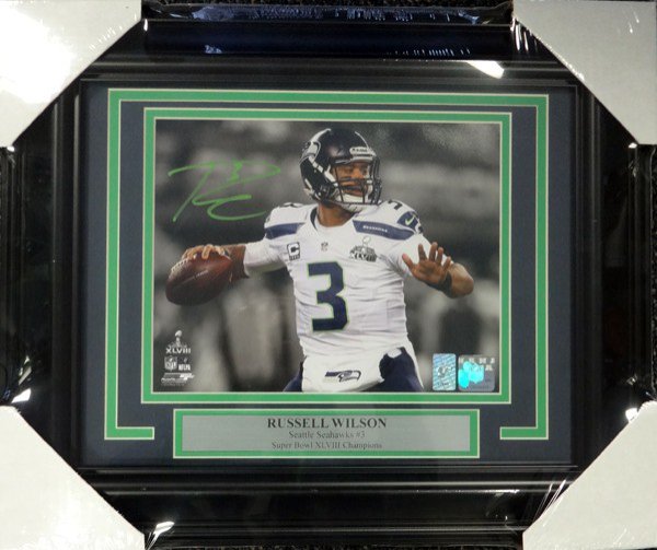 Russell Wilson Autographed Signed Framed 8X10 Photo Seattle Seahawks Super Bowl Rw Holo #98097 