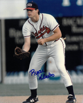 Ryan Klesko signed Atlanta Braves 8x10 Photo (fielding)