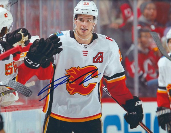 Sean Monahan Autographed Signed 8X10 Calgary Flames Photo - Autographs