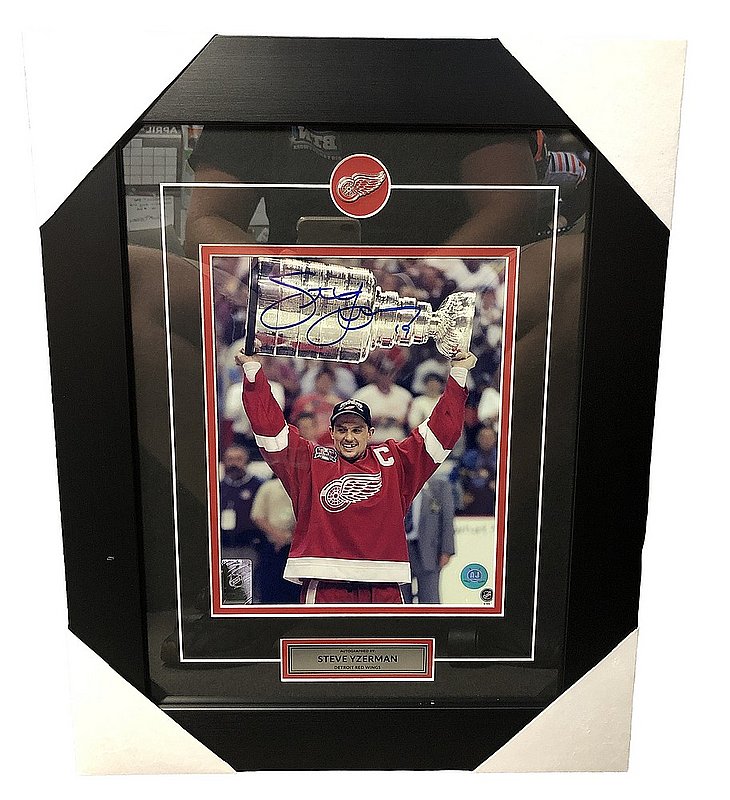 Steve Yzerman Detroit Red Wings Autographed 8 x 10 Raising Cup