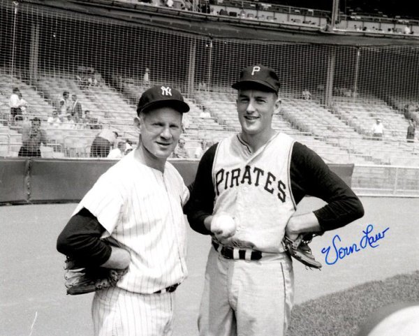 Vern Law Autographed Signed 8X10 Photo Pittsburgh Pirates - Autographs