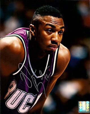 Vin Baker Autographed Signed 8X10 Milwaukee Bucks Photo - Autographs