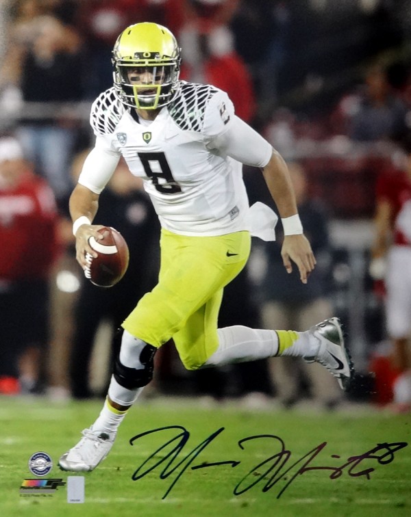 Marcus Mariota Autographed Signed 16X20 Photo Oregon Ducks Mm Holo